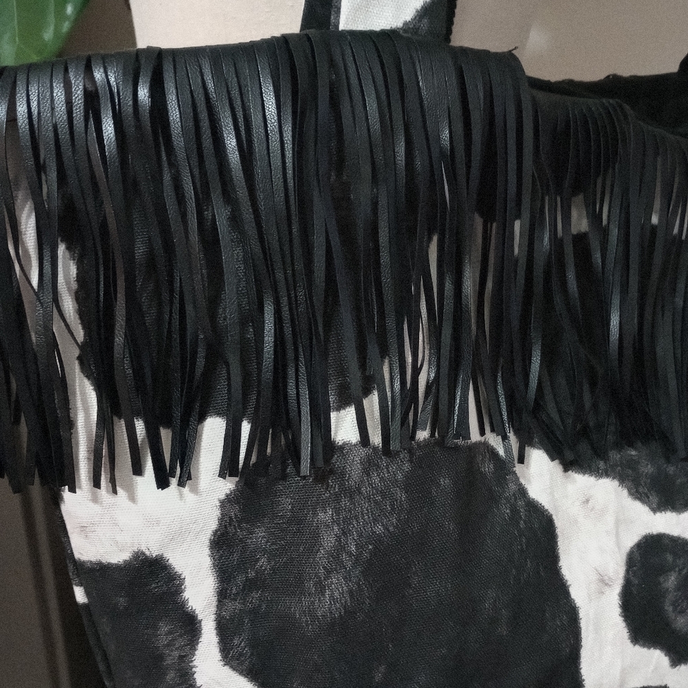 Black and White Fringe Tote Bag - Picture 2 of 13